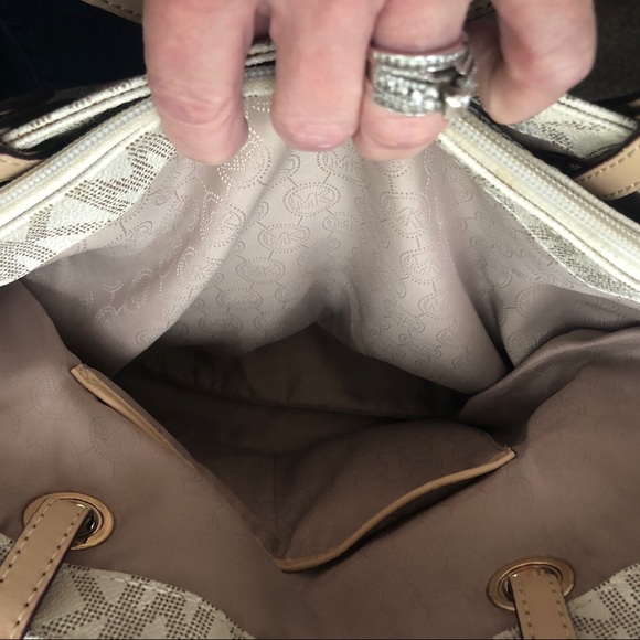 Michael Kors Purse - Picture 4 of 6